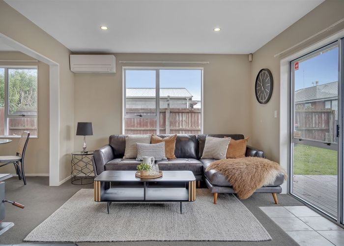  at 2/40 Wilson Street, Islington, Christchurch