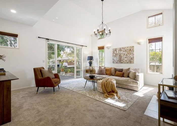  at 1 Scarlet Oak Drive, Schnapper Rock, North Shore City, Auckland