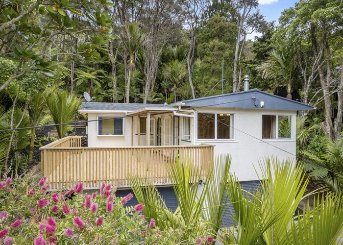  at 71 Laingholm Drive, Laingholm, Auckland