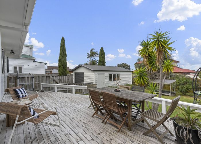  at 18 Halyard Place, Te Atatu Peninsula, Waitakere City, Auckland