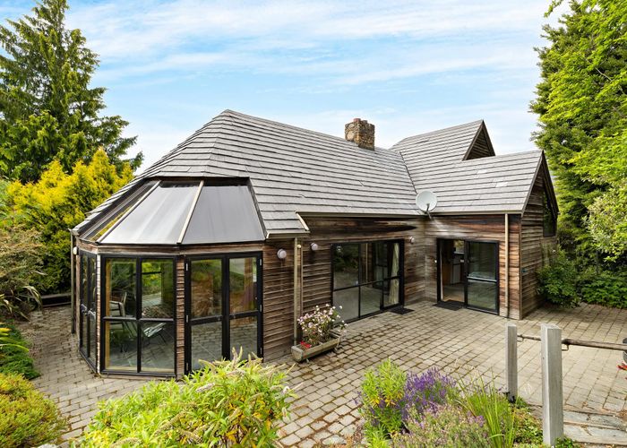  at 6 Thorn Crescent, Fernhill, Queenstown
