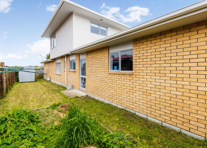  at 35 Peverill Crescent, Papatoetoe, Auckland
