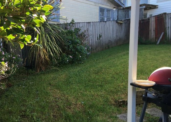  at 37a Roberts Rd, Glenfield, North Shore City, Auckland