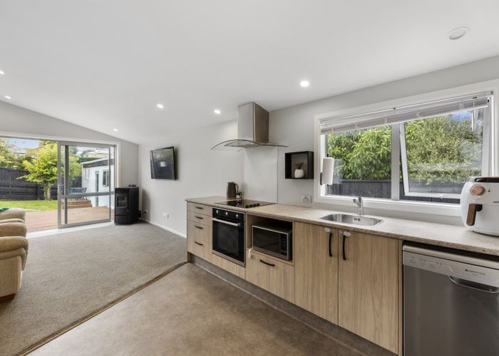  at 135 Oakwood Avenue, Balaclava, Dunedin