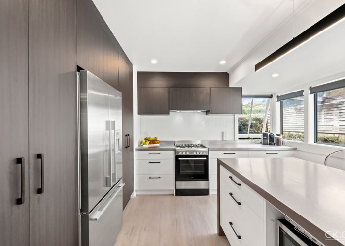  at 10 Dowling Grove, Silverstream, Upper Hutt