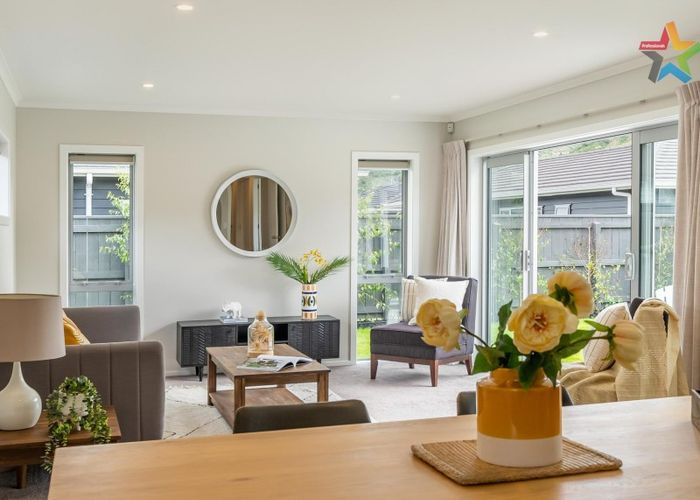  at 7 Ford Road, Manor Park, Lower Hutt
