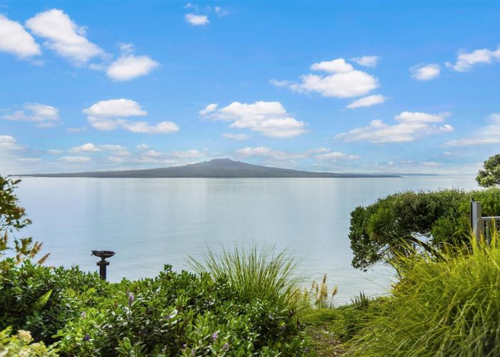  at 52 Seacliffe Avenue, Belmont, Auckland