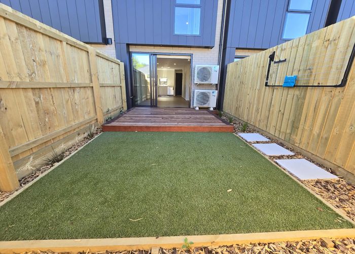  at 2/120 Hastings Street East, Sydenham, Christchurch City, Canterbury