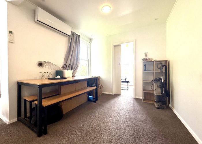  at Upper level - 3 Bedroom/19 Montgomery Avenue, Karori, Wellington, Wellington