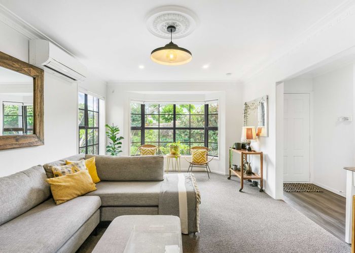  at 2/53 Francis Street, Hauraki, North Shore City, Auckland