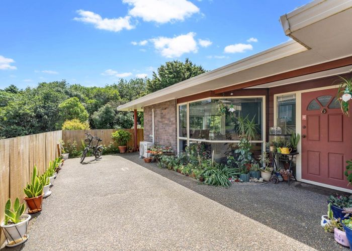  at 52 Ewhurst Place, Goodwood Heights, Manukau City, Auckland