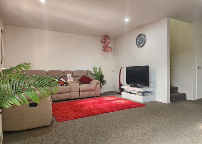  at 2/51 Fields Parade, Oteha, North Shore City, Auckland