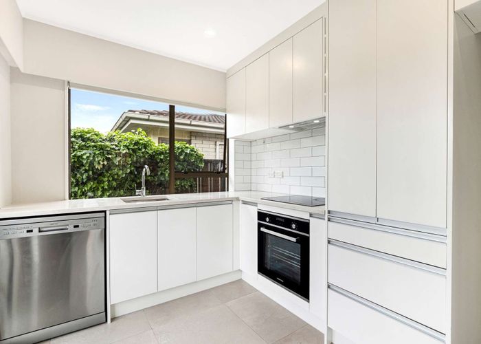  at 4/9 Allen avenue, Papatoetoe, Manukau City, Auckland