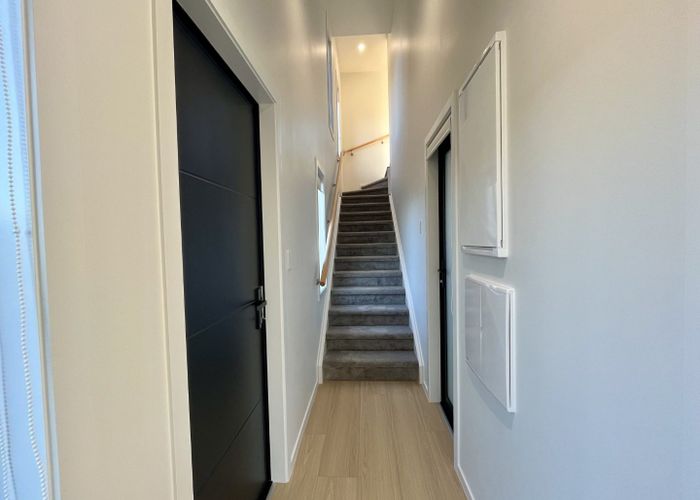  at 2/10 Fairclough Road, Beach Haven, North Shore City, Auckland