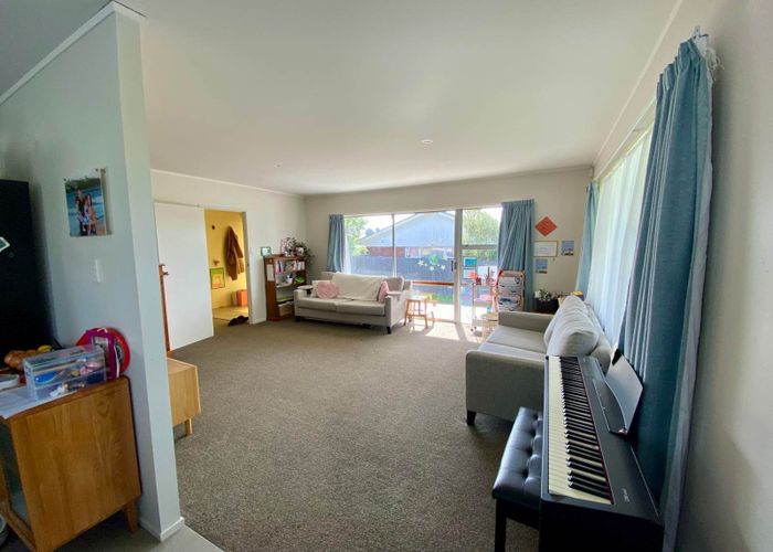  at 18 Belmere Rise, Farm Cove, Manukau City, Auckland