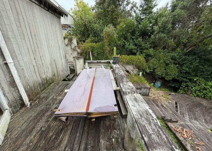  at 220 Golf Road, Titirangi, Waitakere City, Auckland