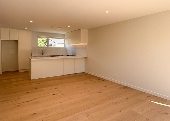  at 2/14 Nayland Street, Sumner, Christchurch City, Canterbury