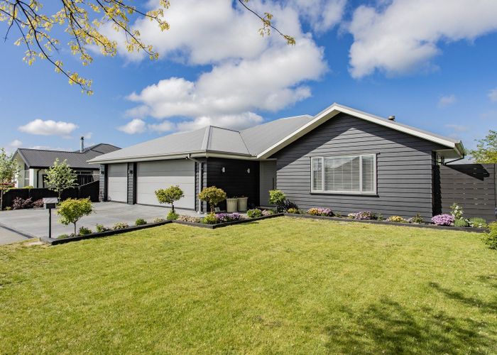  at 18 Oaks Drive, Lincoln, Lincoln