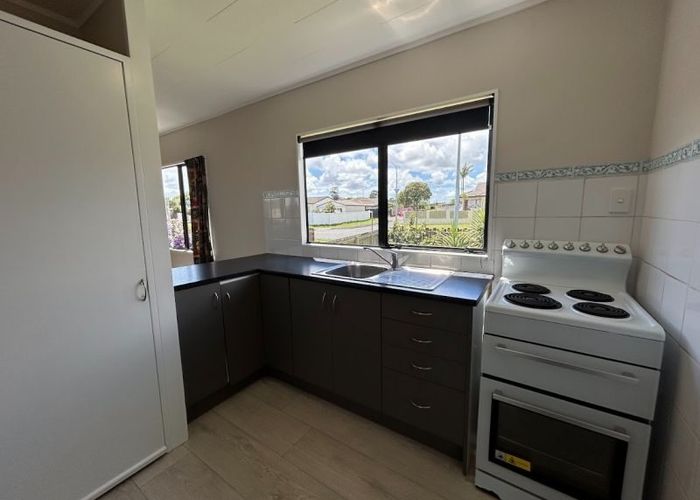  at 111 Sykes Rd, Weymouth, Manukau City, Auckland