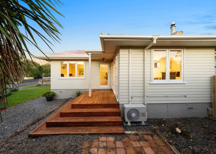  at 8 Esmeralda Avenue, Avondale, Auckland City, Auckland