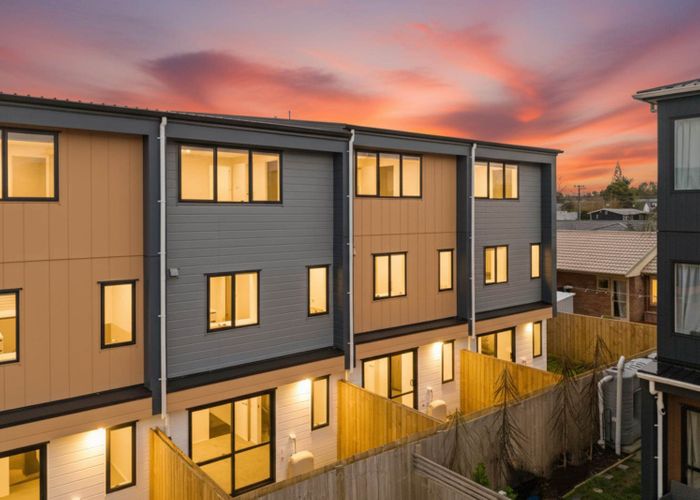  at 9/6 Robertson Road, Ranui, Waitakere City, Auckland