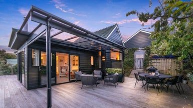  at 815 East Coast Road, Northcross, Auckland