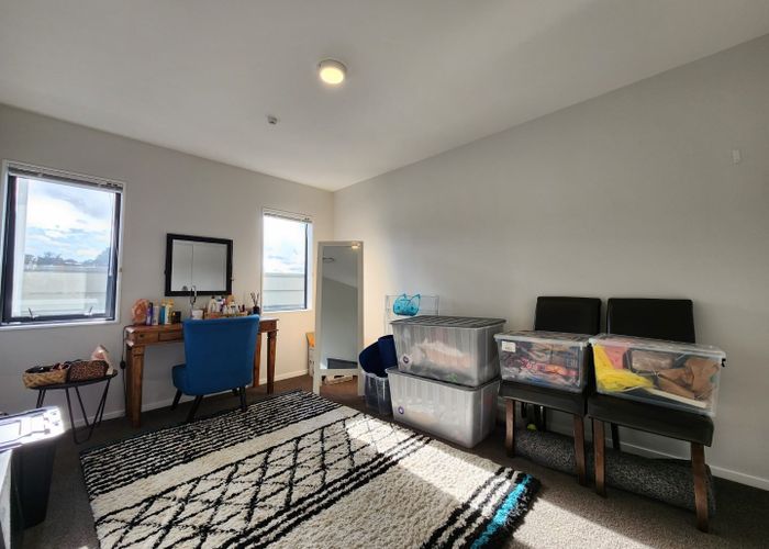  at 4/232 Main Road, Tawa, Wellington
