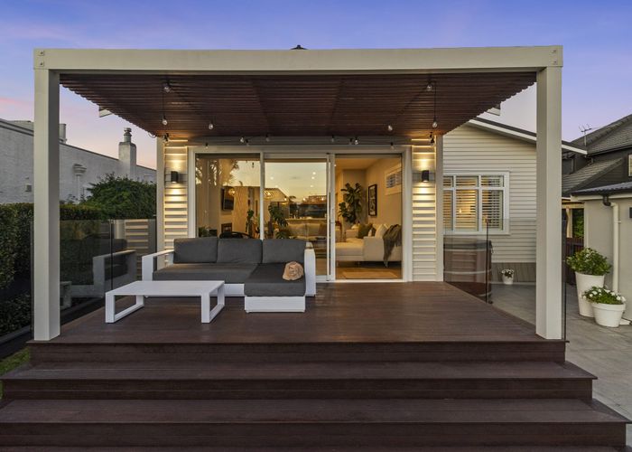 at 298 Point Chevalier Road, Point Chevalier, Auckland City, Auckland