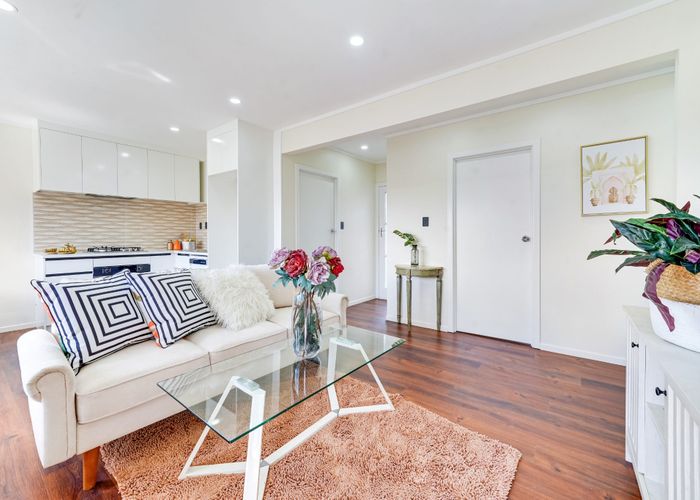  at 2/49 Clendon Avenue, Papatoetoe, Auckland
