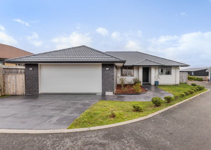  at 7 Weatherdeck Close, Whitby, Porirua