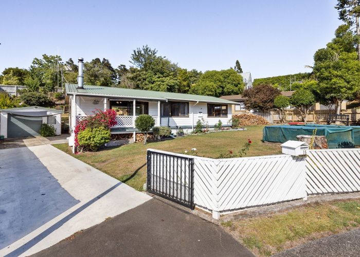  at 15 Esmae Place, Dinsdale, Hamilton