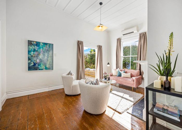  at 4 Kawaka Street, Mount Eden, Auckland City, Auckland