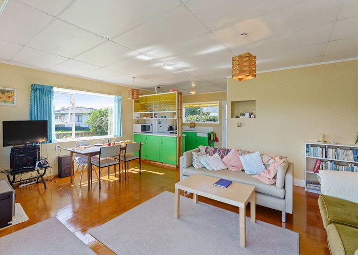  at 70 William Street, Waikanae Beach, Waikanae