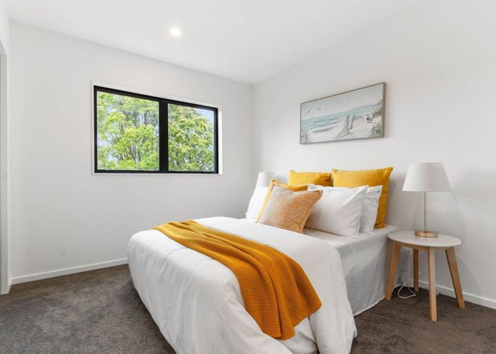  at 10 Peara Place, Henderson, Waitakere City, Auckland