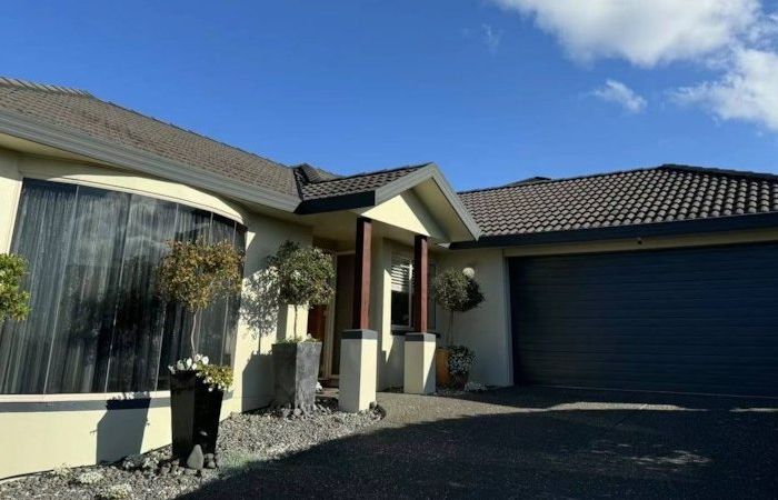  at 33 Moyrus Crescent, East Tamaki Heights, Auckland