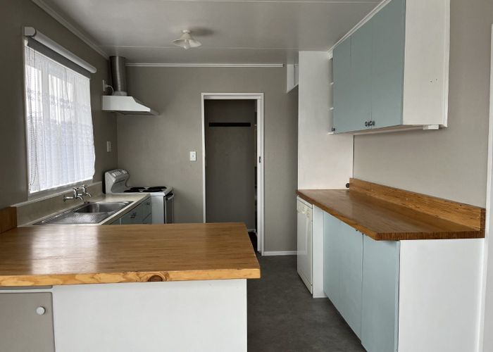  at 2 Oak Street, Masterton