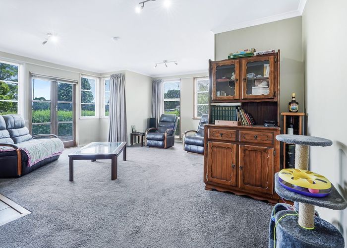  at 28 Paul Crescent, Fairfield, Hamilton