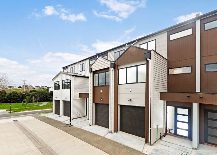  at 11 Bloom Crescent, Sunnyvale, Auckland