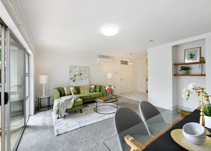  at 2/15 Dunraven Place, Torbay, Auckland