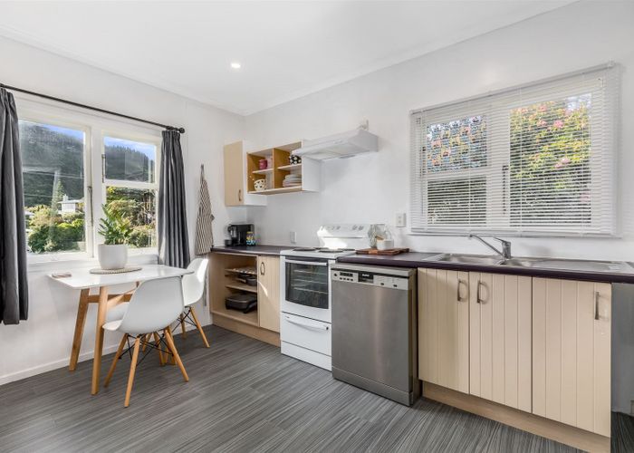  at 38 Raroa Terrace, Tawa, Wellington