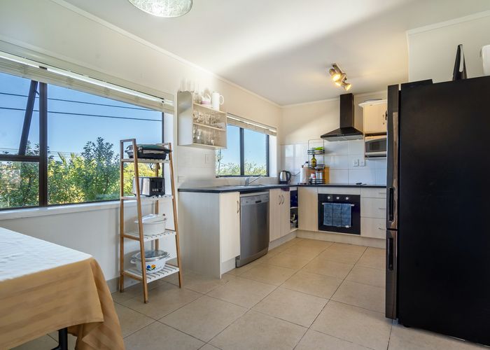  at 2/7 Eversleigh Road, Belmont, Auckland
