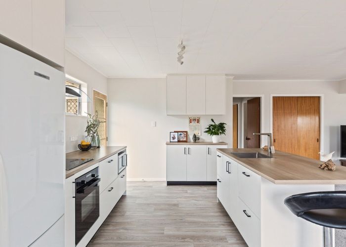  at 3/166 Ngamotu Road, Spotswood, New Plymouth