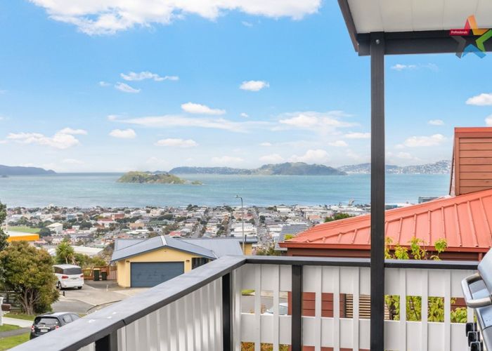  at 17 Chestnut Grove, Maungaraki, Lower Hutt