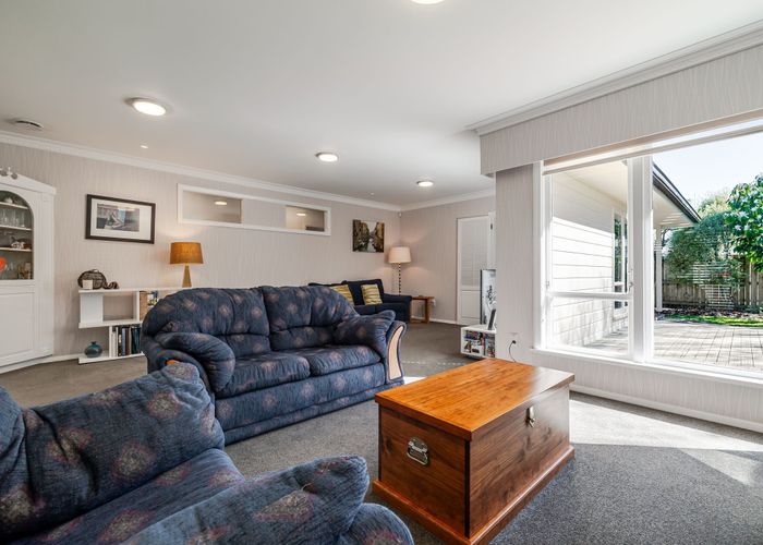  at 2 Linmor Place, Hokowhitu, Palmerston North, Manawatu / Whanganui