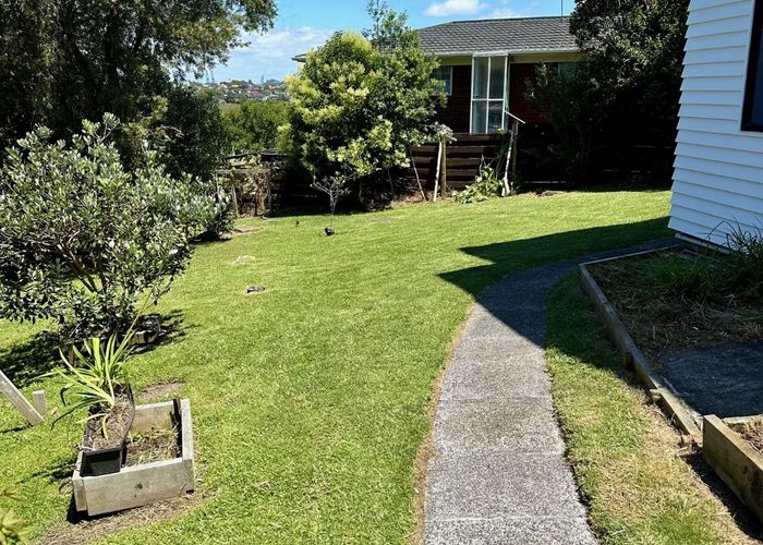  at 2/23 Waitemata Road, Hauraki, Auckland