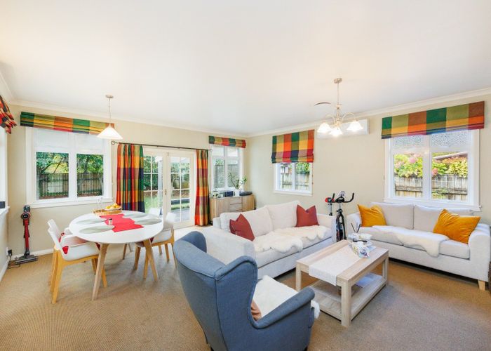  at 27 Pahiatua Street, Hokowhitu, Palmerston North, Manawatu / Whanganui