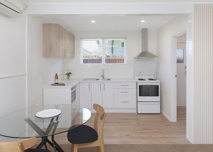  at 2/11 Heathcote Street, Woolston, Christchurch