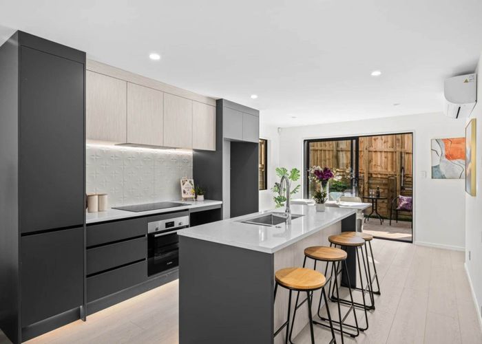  at 7B Maroubra Place, Botany Downs, Manukau City, Auckland