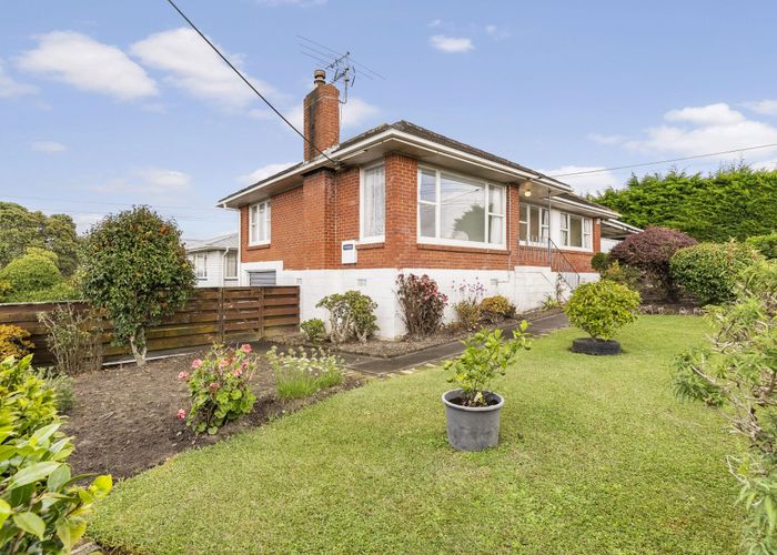  at 201 Chivalry Road, Glenfield, Auckland