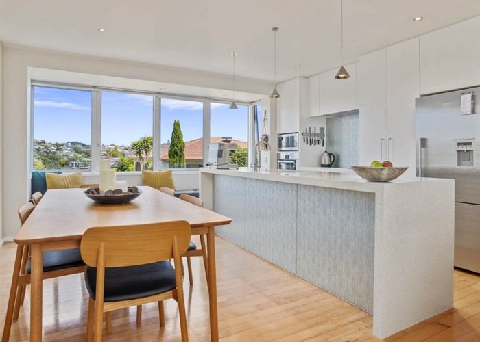  at 2/4 Beach Road, Castor Bay, Auckland